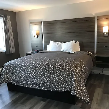 Hometown Inn-3