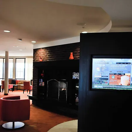 Courtyard By Marriott Salina-3