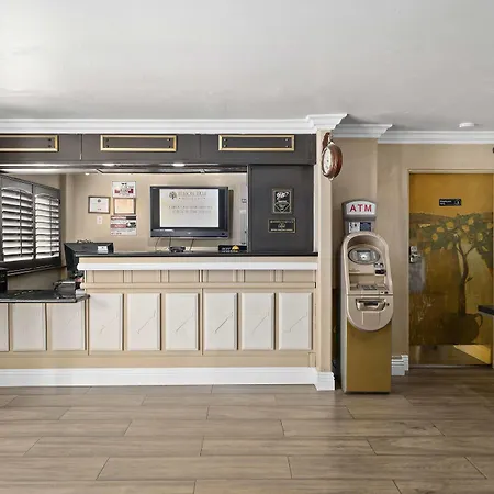 Lemon Tree Hotel And Suites-3