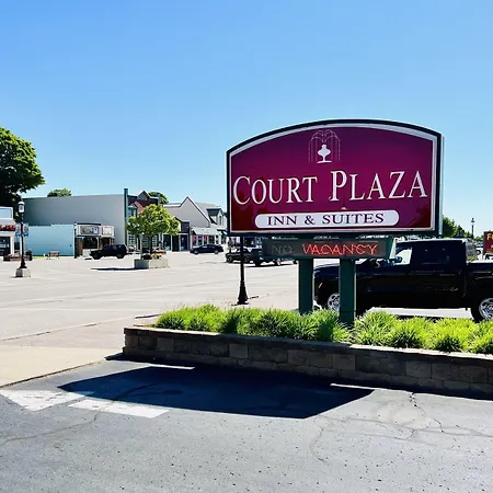 Court Plaza Inn & Suites Of Mackinaw-2