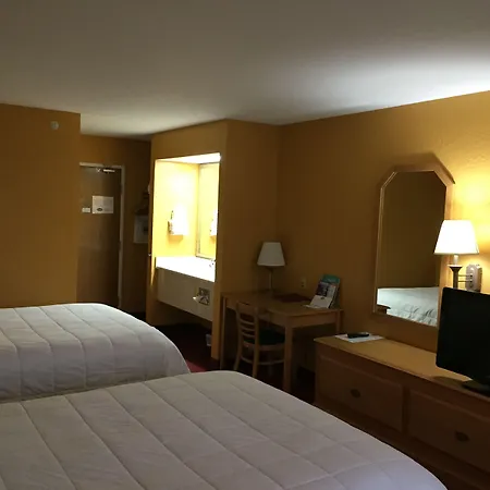 Parkfield Inn - Clinton-2
