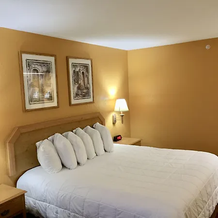 Parkfield Inn - Clinton-3