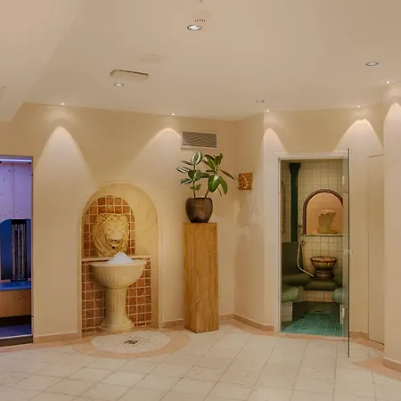 Wellness Refugium & Resort Hotel Alpin Royal - Small Luxury Hotels Of The World-2