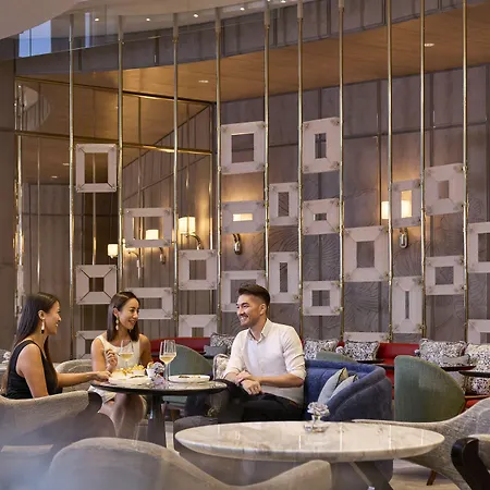Four Seasons Hotel Hong Kong-2