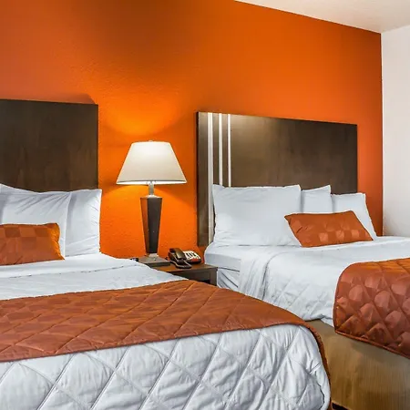 Rodeway Inn & Suites Near Okoboji Lake-2