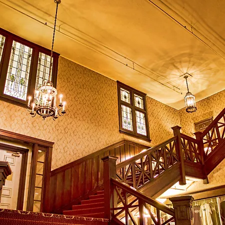 Historic Summit Inn-2