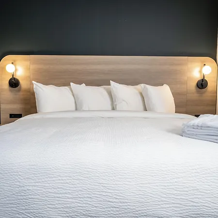 Northwinds Hotel Revelstoke-2