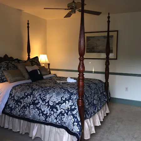 Parsonage Inn Bed And Breakfast-3