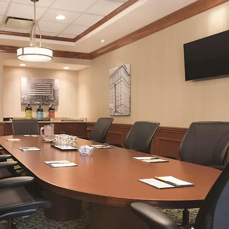 Hilton Garden Inn Akron-Canton Airport-2