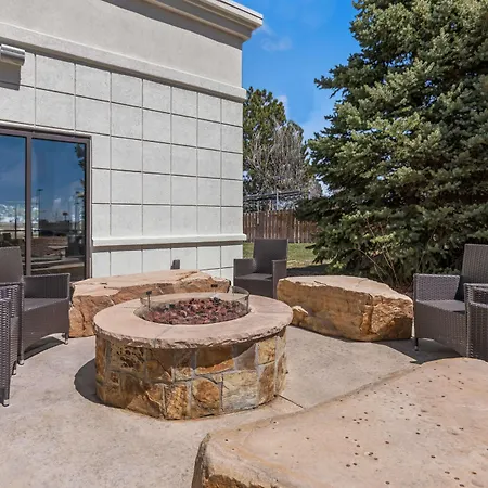 Hampton Inn & Suites Greeley-2