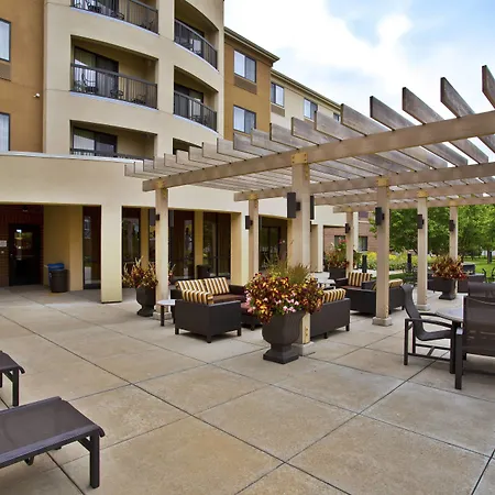 Courtyard By Marriott Madison West / Middleton-2