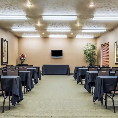 Comfort Inn & Suites Mitchell I-90-2