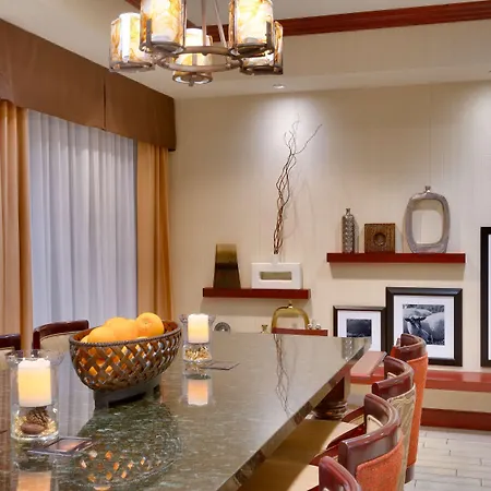 Hampton Inn Tremonton-3