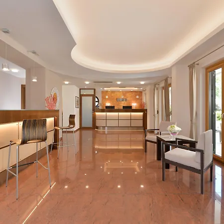 Hotel Mareluna-3