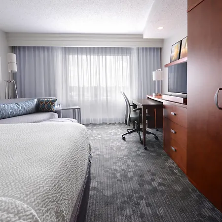 Courtyard Marriott Houston Pearland-3