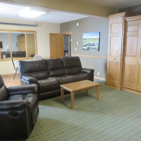 Baymont By Wyndham Fargo-3