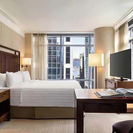 Hyatt Vancouver Downtown Alberni-2