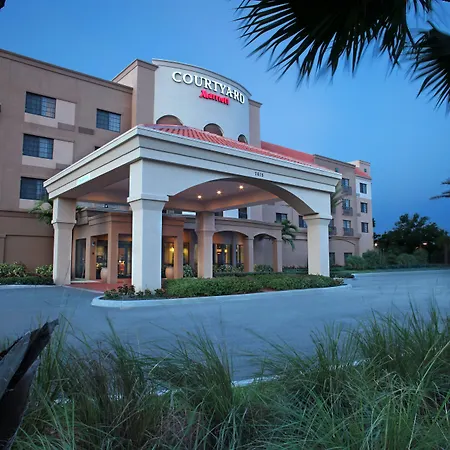 Courtyard By Marriott Stuart-3