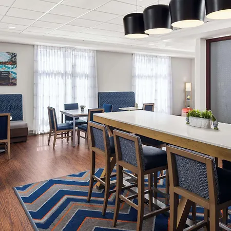 Hampton Inn Fairmont-3