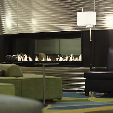 Marriott Montreal Airport In-Terminal Hotel-3