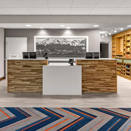 Hampton Inn & Suites Fairbanks-2