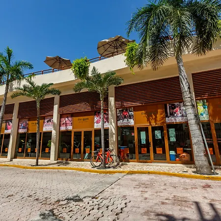 El Taj Oceanfront And Beachside Condo Hotel-3
