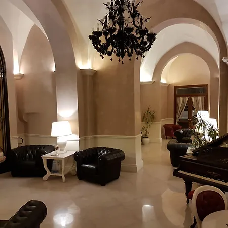 Suite Hotel Santa Chiara-2