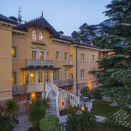 Villa Italia Luxury Suites And Apartments-3