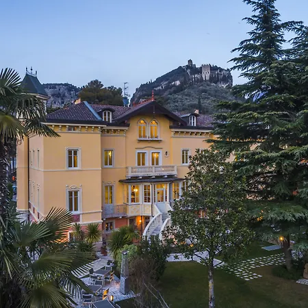 Villa Italia Luxury Suites And Apartments-2