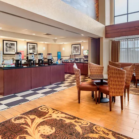 Hampton Inn & Suites Arcata-2