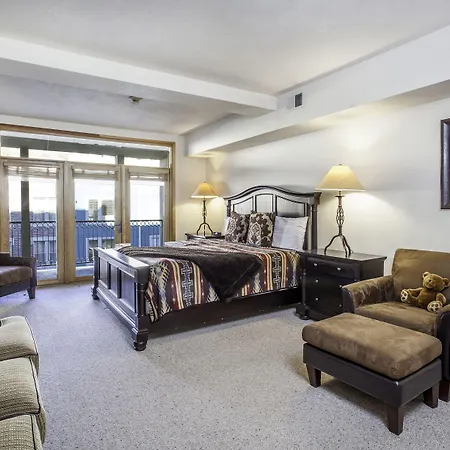 The Caledonian By All Seasons Resort Lodging-3