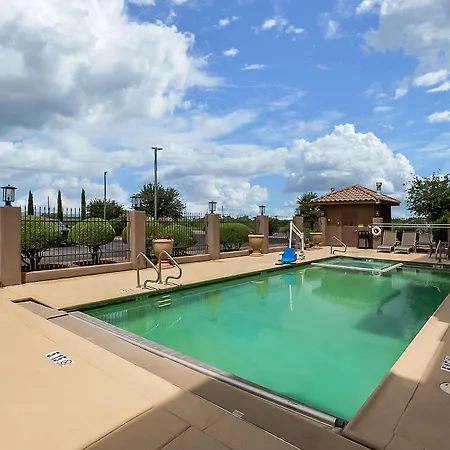 Best Western Douglas Inn & Suites-2