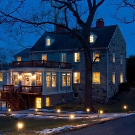 Wayside Inn Bed And Breakfast-3