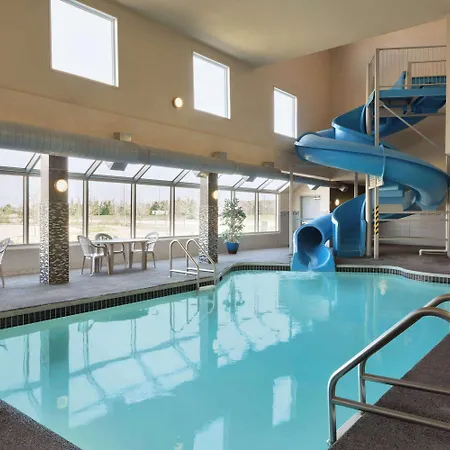 Days Inn By Wyndham Regina Airport West-2