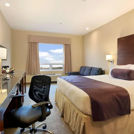 Days Inn By Wyndham Regina Airport West-3