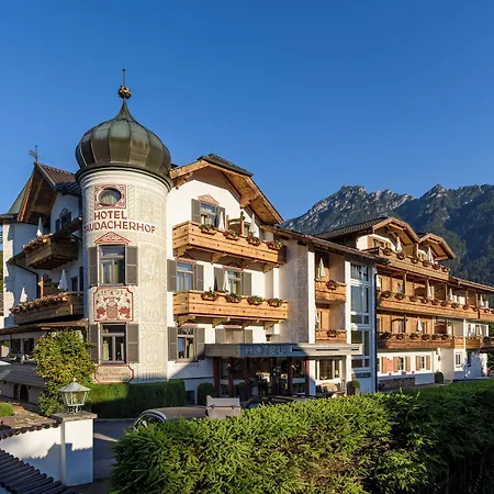 Staudacherhof in Garmisch-Partenkirchen I Blick aufs Zugspitzmassiv I einzigartige Bayurvida Küche-2
