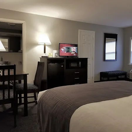 Mt. Madison Inn & Suites-3