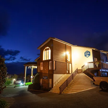 Cascades Lakefront Motel-2