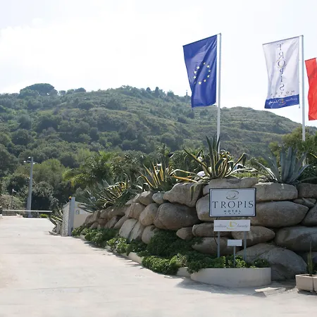 Tropis Hotel-3