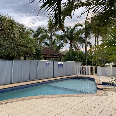 Burleigh Gardens North Hi-Rise Holiday Apartments-3