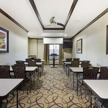Best Western Plus Classic Inn And Suites-3