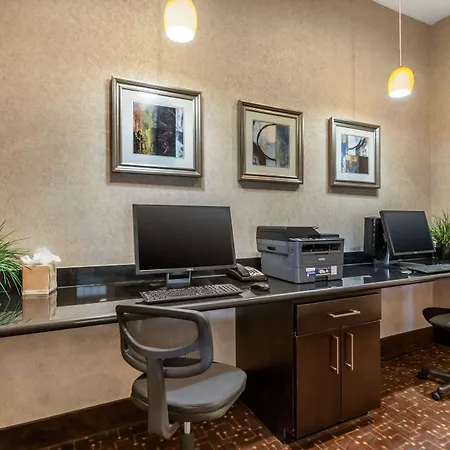Best Western Plus Lytle Inn And Suites-3