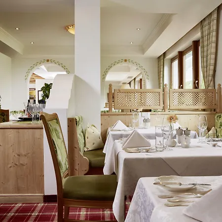Hotel Alpenhof-3