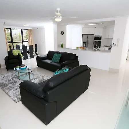 Biarritz Apartments Gold Coast-2