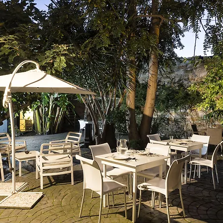 Il Giardino Di Ballaro Boutique B&B-2