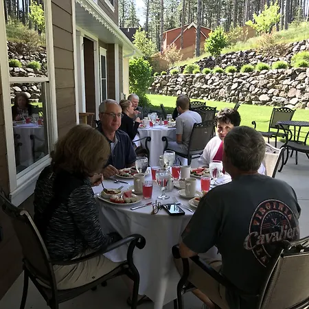 Summer Creek Inn-2