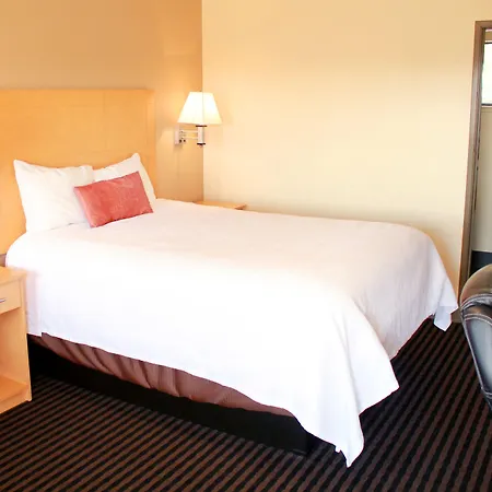 Travelodge By Wyndham Vallejo-2