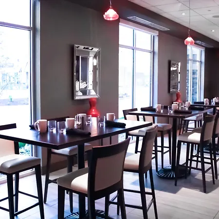 Holiday Inn Hotel & Suites Davenport By Ihg-3