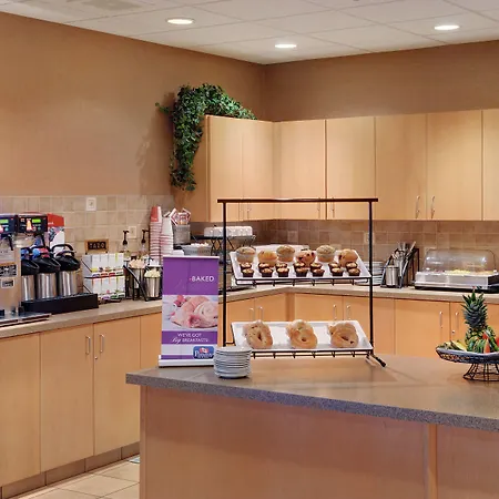Coast Grimshaw Hotel & Suites-3
