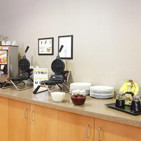 Pomeroy Inn And Suites Dawson Creek-3